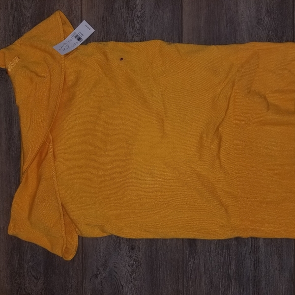 Sweater - Picture 1 of 3